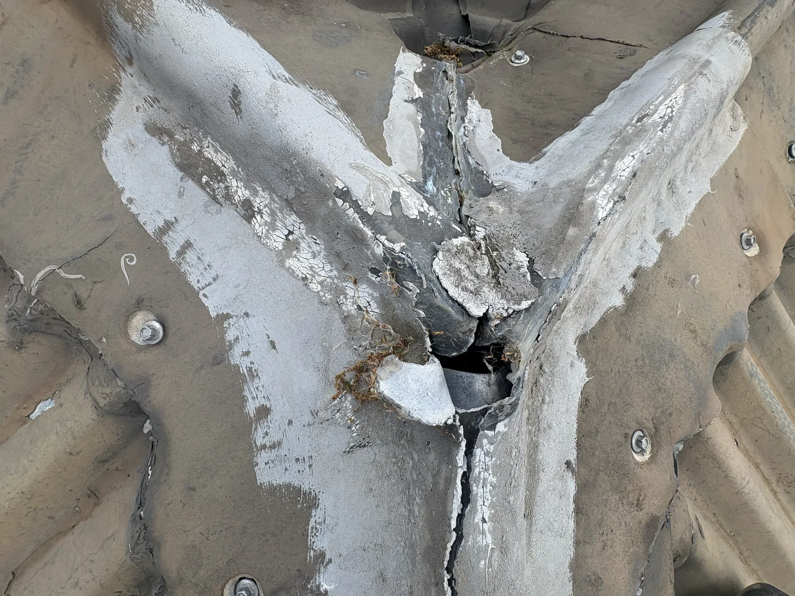 Wide shot of the roof before restoration