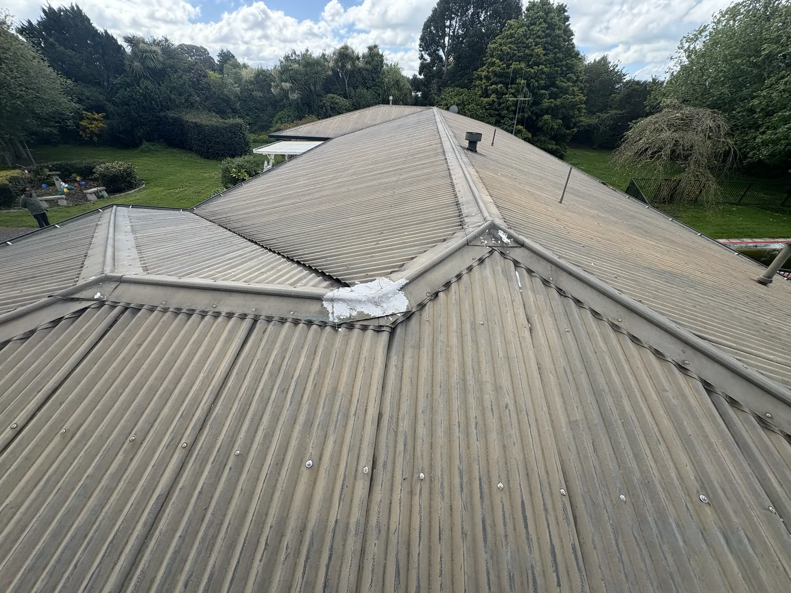 Close up showing rusted screws on the roof